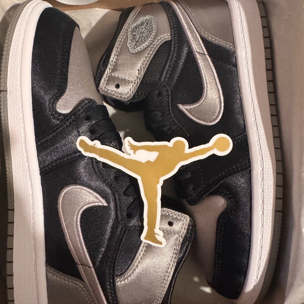 Brand New Jordan 1 Mid “Metallic Silver” (TD) – 1Y
